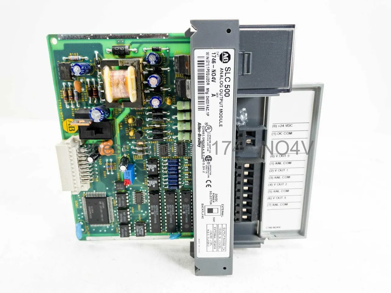 Analog Output Module Allen-Bradley 1746-NO4V SLC 500