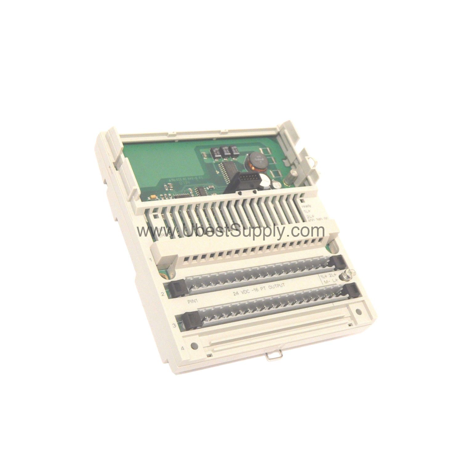 Figure 2: Technical layout and connection details for the Schneider 170ADO34000 industrial automation component.