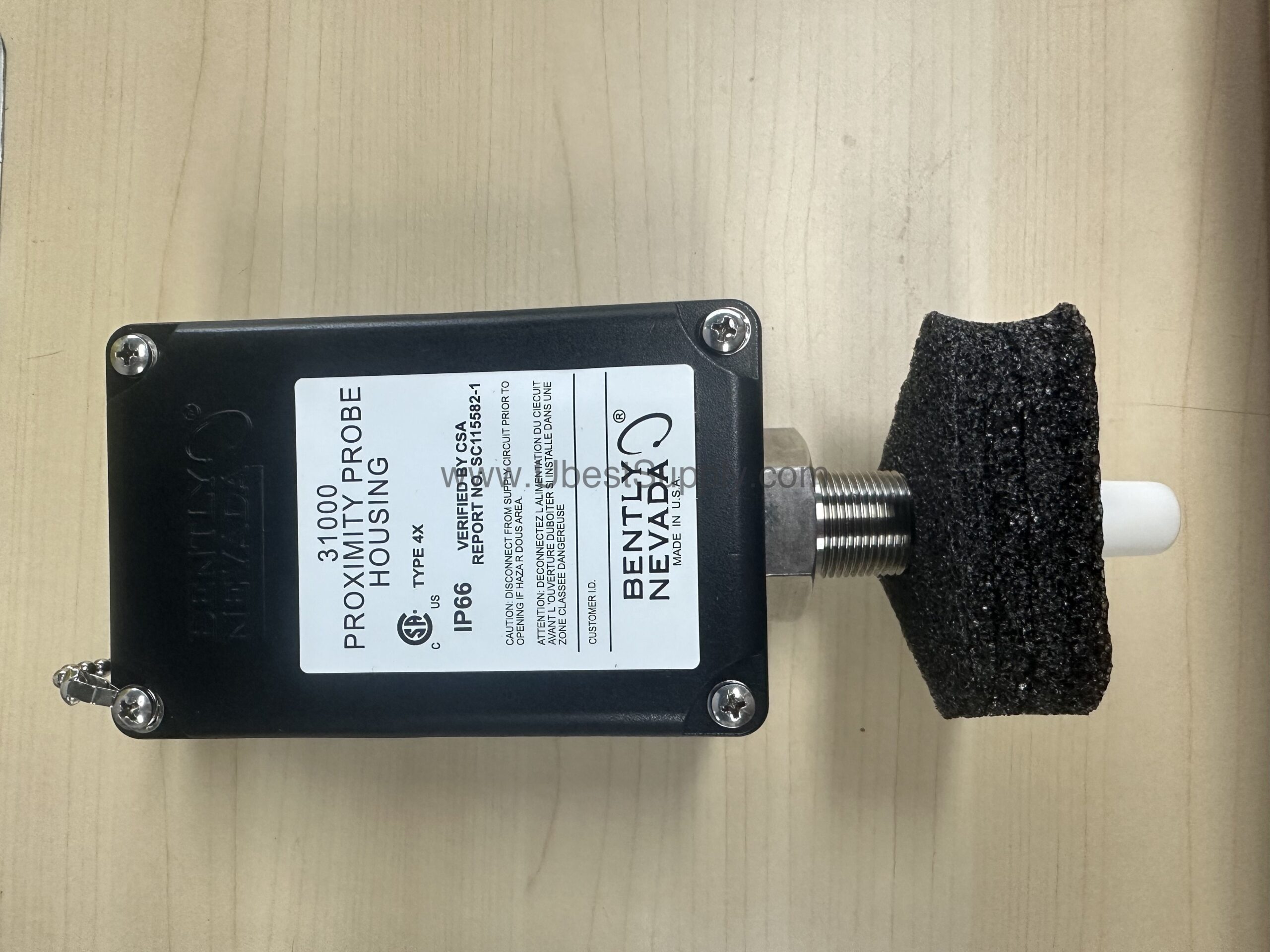 Figure 1: Front view of the Bently Nevada 31000-16-05-00-023-02-02 industrial automation component showing its physical design and enclosure.