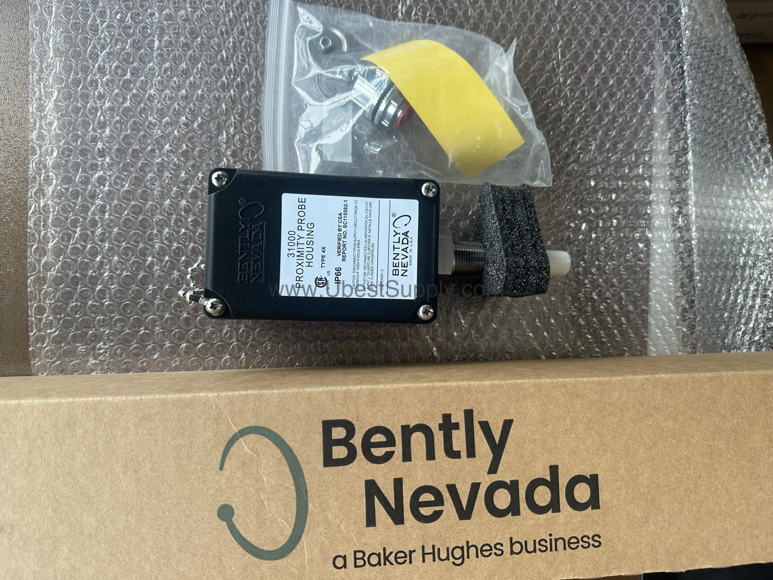 Figure 2: Technical layout and connection details for the Bently Nevada 31000-29-05-00-090-01-02 industrial automation component.